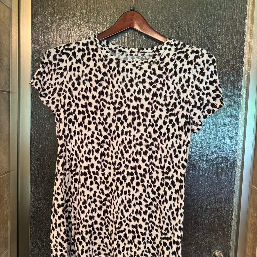 Black, Mauve and white leopard print top. Size Small